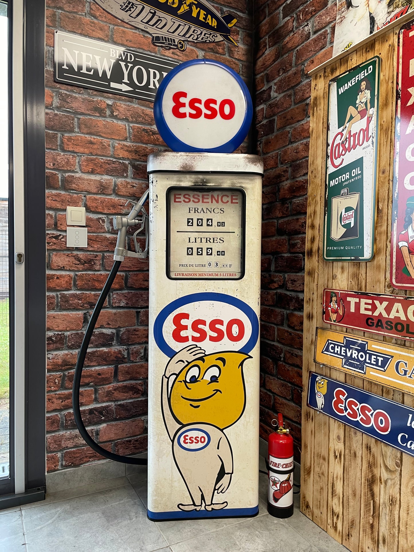Pompe à essence esso 175cm