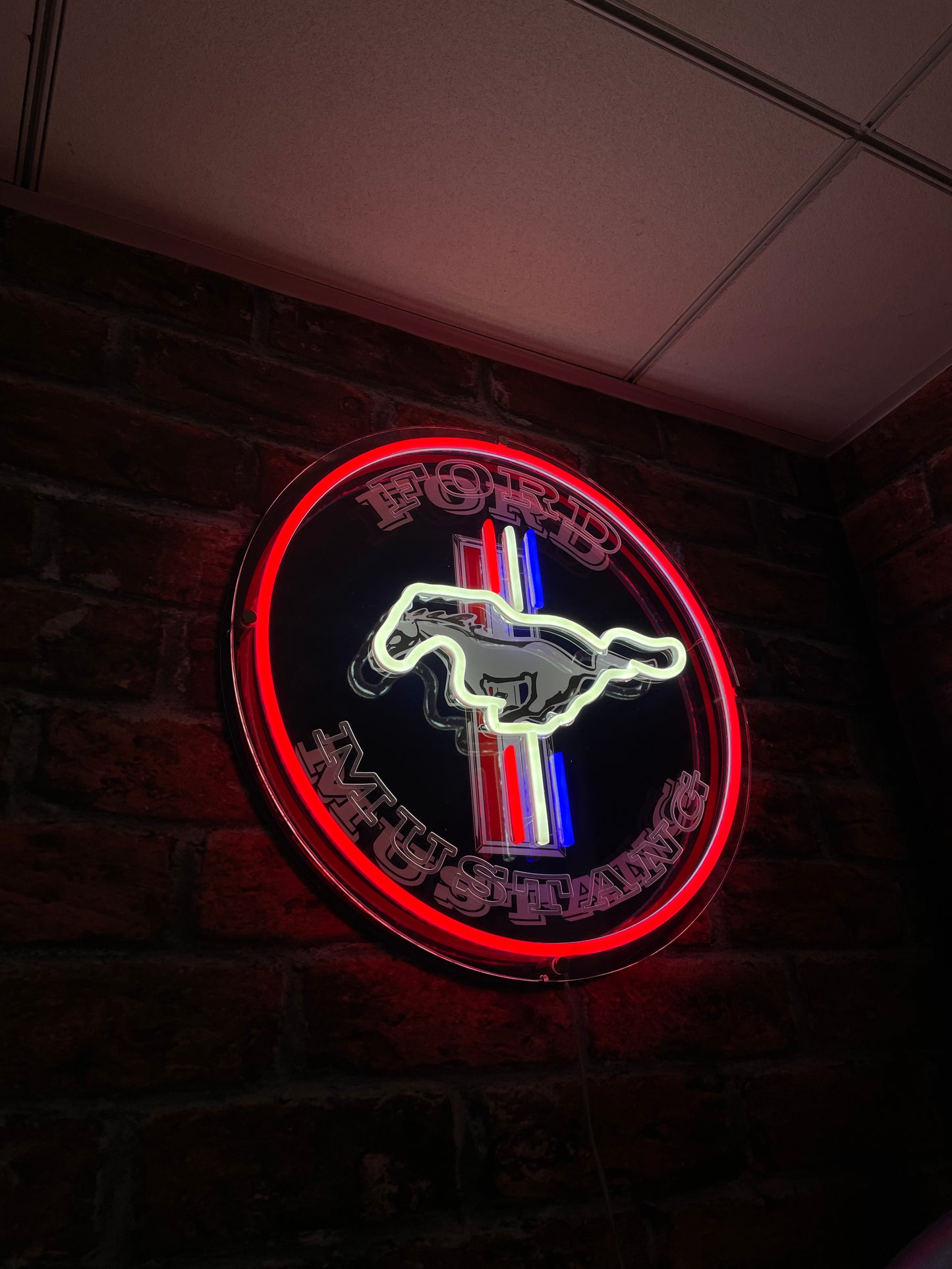 Néon Ford mustang